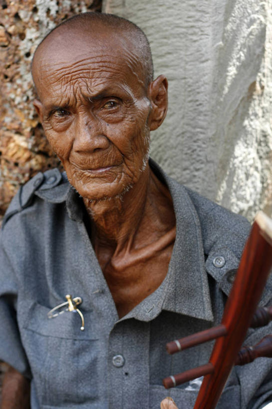 成年人,皱纹,一个人,寺庙,竖图,柬埔寨,亚洲,仅一个男性,纪念品,社区,摄影,宗教,宗教建筑,贩卖,暹粒,吴哥,湿婆,男人,商人,彩图,柬埔寨文化