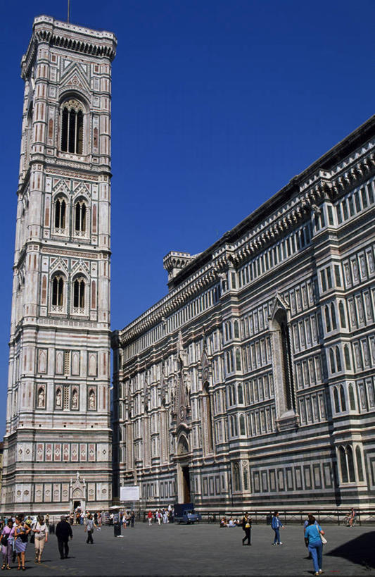 广场,竖图,旅游,建筑,日光,意大利,欧洲,行人,游客,游人,钟楼,塔,路人,旅客,摄影,宗教,宗教建筑,托斯卡纳区,过客,步行,彩图,大教堂