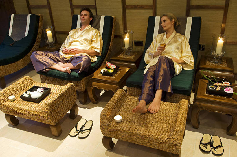 成年人,两个人,横图,室外,凉鞋,床,酒店,蜡烛,英国,北爱尔兰,食品,脚凳,饮料,装饰物,放松,摄影,异性恋,男人,女人,休闲椅,彩图,弗马纳区,伴侣,厄恩湖