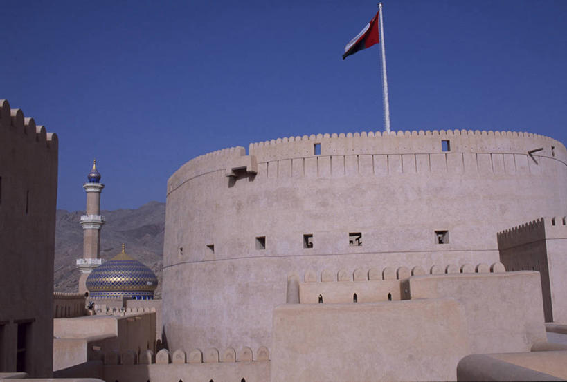 无人,横图,建筑,旗帜,阿曼,塔,杆,城墙,摄影,宗教,保护,宗教建筑,要塞,清真寺,波斯湾,奈兹瓦,彩图