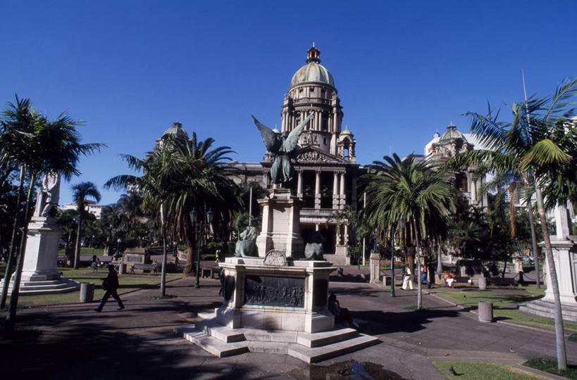 横图,室外,度假,美景,城市风光,城市,建筑,雕塑,非洲,南非,行人,雕像,景观,宏伟,娱乐,穹顶,享受,休闲,景色,放松,摄影,高雅,圆顶建筑,市政厅,阿非利加洲,南非共和国,夸祖鲁.纳塔尔省,德班,彩图