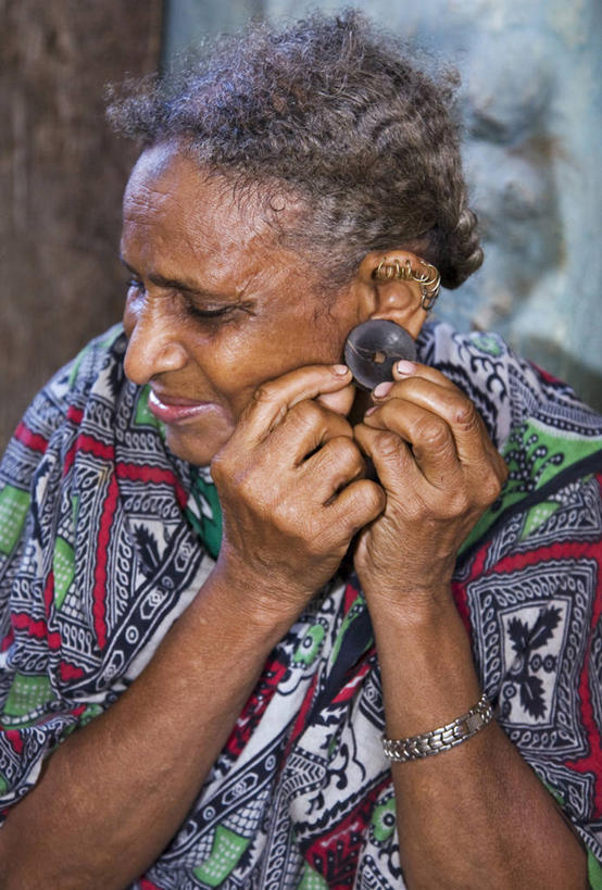 成年人,一个人,竖图,非洲,肯尼亚,仅一个女性,摄影,伊斯兰教,耳饰,阿伦岛,女人,彩图,传统文化