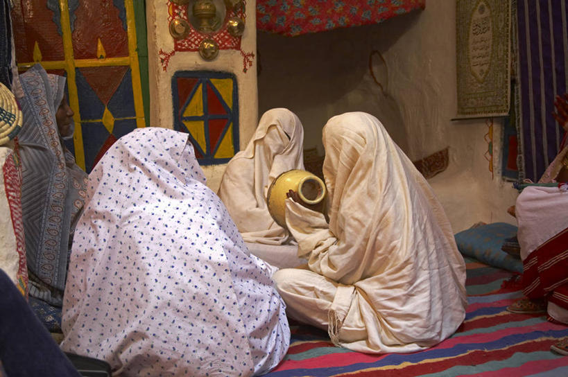 成年人,横图,民族服装,非洲,利比亚,庆祝,鼓,乐器,音乐,社区,摄影,面纱,唱,北非,宗教服装,撒哈拉沙漠,袍子,女人,彩图,传统服装,民俗服,传统文化