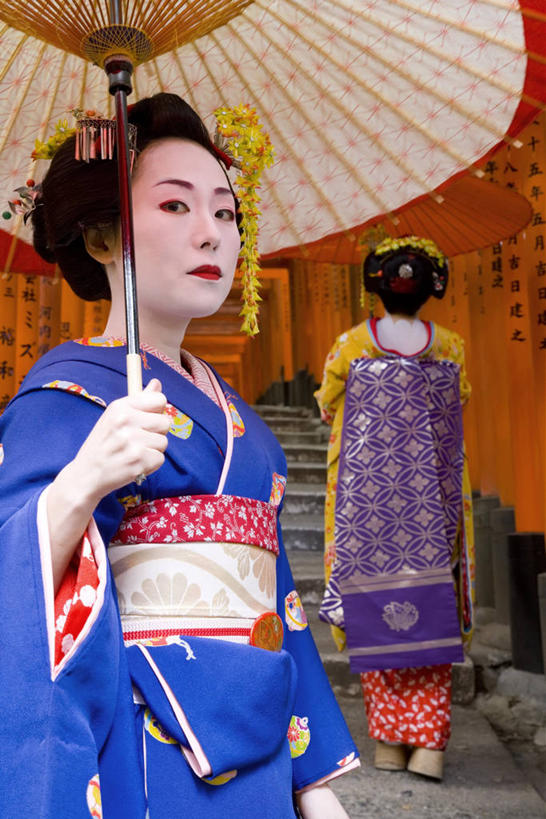 儿童,两个人,竖图,纯洁,京都,日本,亚洲,日本文化,地标建筑,可爱,童年,童趣,摄影,京都府,神殿,肖像,童真,艺妓,东亚,烂漫,无邪,本州,本州岛,日本国,近畿地方,近畿,伏见稻荷大社,伏见区,天真,女孩,彩图