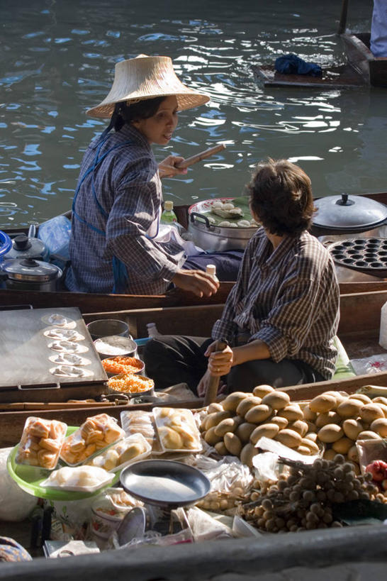 成年人,两个人,竖图,船,蔬菜,泰国,亚洲,小贩,食品,市场,水上市场,摄影,东南亚,运河,女人,彩图