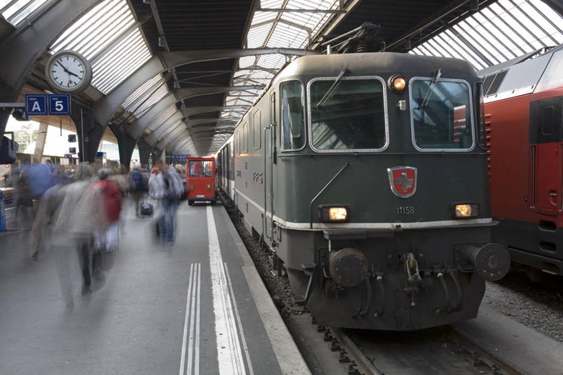 横图,城市,车站,瑞士,欧洲,站台,月台,摄影,西欧,苏黎士,彩图