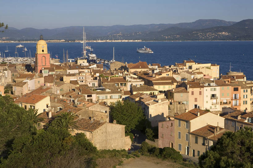 无人,教堂,横图,俯视,室外,天际线,法国,欧洲,城镇,摄影,西欧,地中海,普罗旺斯,法国文化,圣曹菲,彩图,高角度拍摄