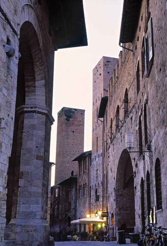 无人,竖图,建筑,街道,意大利,欧洲,乡村,塔,黄昏,摄影,西欧,南欧,意大利文化,托斯卡纳区,圣吉米尼亚诺,彩图