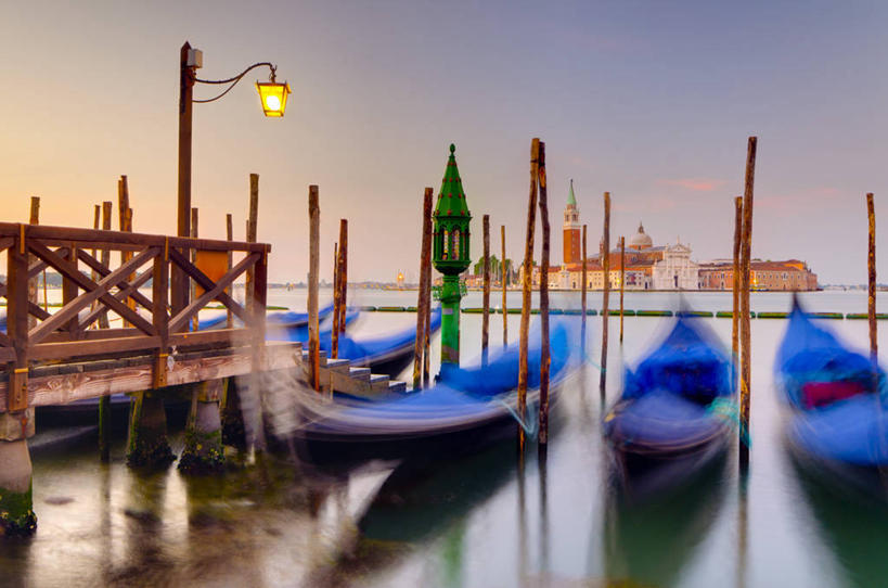 无人,码头,横图,室外,夜晚,长时间曝光,旅游,城市,港口,船,意大利,欧洲,威尼斯,黄昏,交通工具,摄影,舟,西欧,地中海文化,南欧,载具,意大利文化,威尼托大区,圣乔治教堂,彩图,旅行,摆渡口,埠头,渡口,渡头,港湾,海港,货运码头,口岸,商港