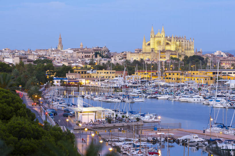 帆船,无人,码头,横图,室外,白天,度假,海洋,港口,建筑,船,西班牙,城镇,交通工具,摄影,航海,载具,帕尔马,帕尔马大教堂,马略卡,彩图,摆渡口,埠头,大教堂,渡口,渡头,港湾,海港,货运码头,口岸,商港