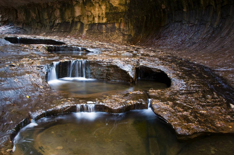 无人,横图,室外,白天,瀑布,美国,褐色,小溪,摄影,洞穴,岩层,纯净,犹他,地质学,沙岩,死水,岩石,彩图,淡水