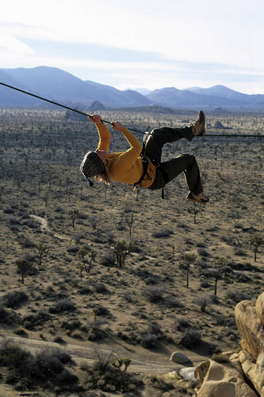 成年人,一个人,攀登,竖图,室外,白天,风险,攀岩,美国,仅一个女性,极限运动,绳子,摄影,保护,北美,北美洲,加利福尼亚,努力,美洲,户外活动,北亚美利加洲,亚美利加洲,丝兰,女人,女性,爬山,彩图,美利坚合众国,白色人种