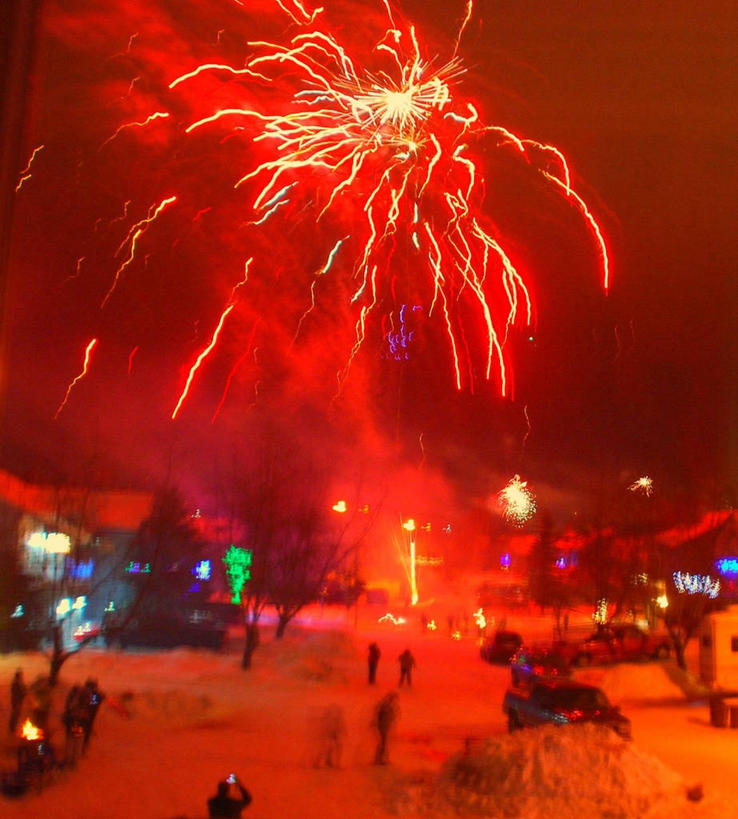 竖图,室外,夜晚,美国,庆祝,红色,天空,焰火,烟,摄影,照亮,安克雷奇,彩图,传统文化