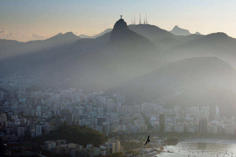 无人,横图,室外,白天,度假,美景,山,山脉,雾,城市风光,城市,建筑,巴西,景观,天气,娱乐,天空,地标建筑,享受,休闲,景色,放松,摄影,宗教,基督,基督教,天主教,里约热内卢,耶稣,里约热内卢州,救世主,基利斯督,弥赛亚,默西亚,甜面包山,彩图