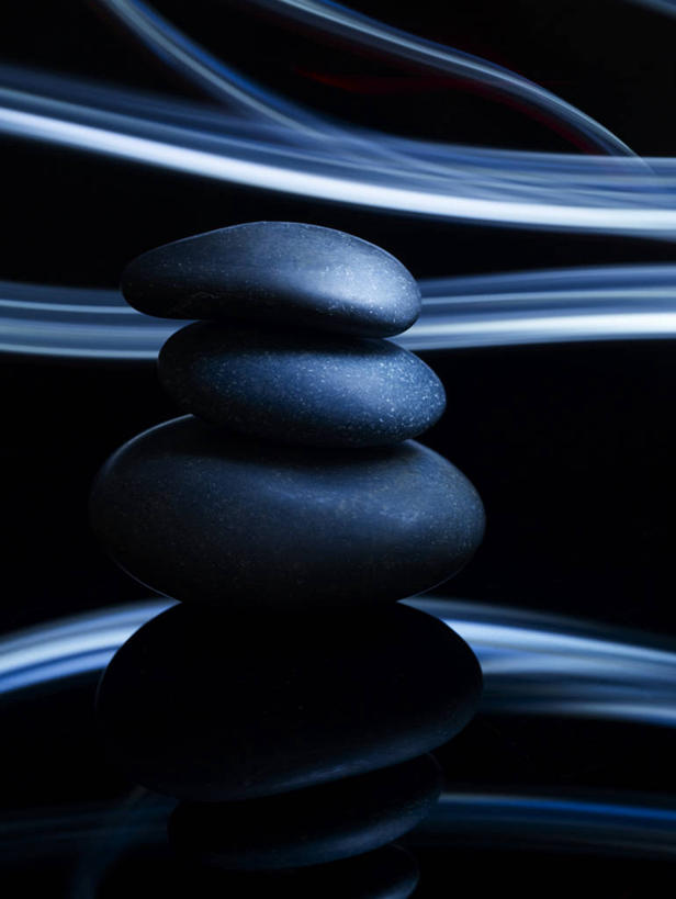 无人,竖图,特写,长时间曝光,纽约,美国,堆叠,黑色背景,反射,光线,光芒,蓝色,四个,平衡,摄影,照亮,纽约州,想法,彩图,影棚拍摄,禅宗