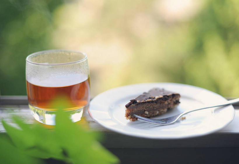 无人,横图,室外,白天,桌子,加拿大,木制,叉,食品,糖果,杏仁饼,饮食,盘子,诱惑,摄影,温哥华,大不列颠哥伦比亚,玻璃杯,彩图,蛋糕