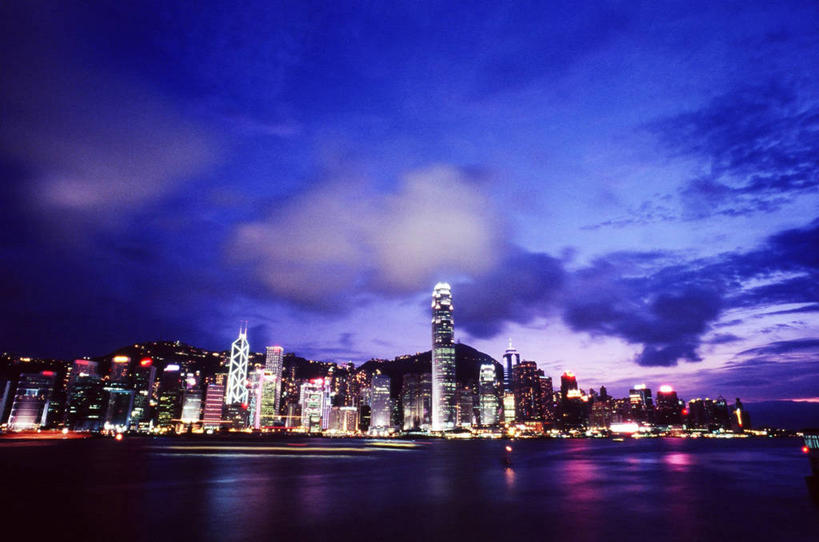 无人,横图,室外,夜晚,度假,海洋,美景,天际线,城市风光,城市,建筑,香港,反射,景观,云,娱乐,维多利亚港,天空,享受,休闲,景色,放松,摄影,宁静,照亮,彩图,海港