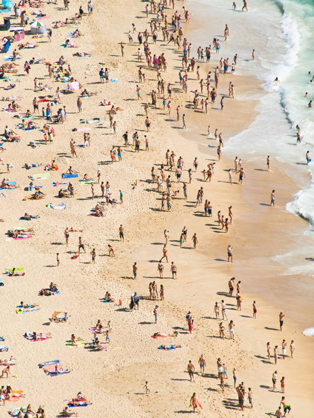 成年人,竖图,俯视,航拍,室外,白天,旅游,度假,海浪,海洋,葡萄牙,巴西,行人,游客,游人,沙子,许多人,路人,旅客,波浪,一群人,南美,放松,摄影,南美洲,拉丁美洲,鸟瞰,美洲,群众,巴西联邦共和国,亚美利加洲,南亚美利加洲,巴伊亚,巴伊亚州,过客,男人,女人,海滩,休闲活动,彩图,高角度拍摄,纳扎雷