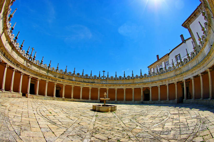 无人,横图,室外,白天,鱼眼镜头,建筑,日光,葡萄牙,柱子,历史,地标建筑,摄影,回廊,宗教建筑,修道院,巴洛克风格,万里无云,彩图