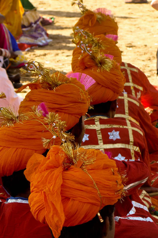 成年人,坐,竖图,室外,白天,日光,印度,头巾,摄影,印度文化,拉贾斯坦邦,彩图,传统服装