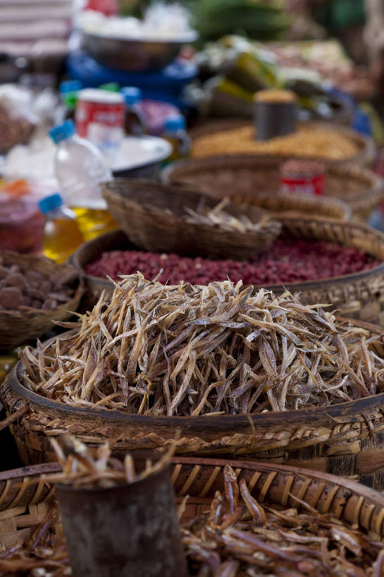 无人,竖图,室外,特写,白天,缅甸,一排,许多,丰富,整齐,篮子,鱼干,市场,很多,排列,瓶子,零售,摄影,多样,堆,队列,掸邦,海产,彩图