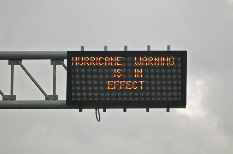 无人,横图,室外,白天,仰视,通讯,指示牌,美国,标志,文字,云,警告,标识,天空,警示,摄影,指导,英文字母,禁止,提醒,提示,限制,出示,飓风,交通标志,新泽西,危险,彩图,低角度拍摄