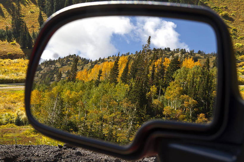 无人,横图,室外,白天,安全,美景,镜子,汽车,美国,反射,景观,云,树,天空,自然,景色,运输,摄影,镜像,生命,镜面,自然风光,改变,光学,犹他,侧视镜,阿尔塔,秋天,彩图