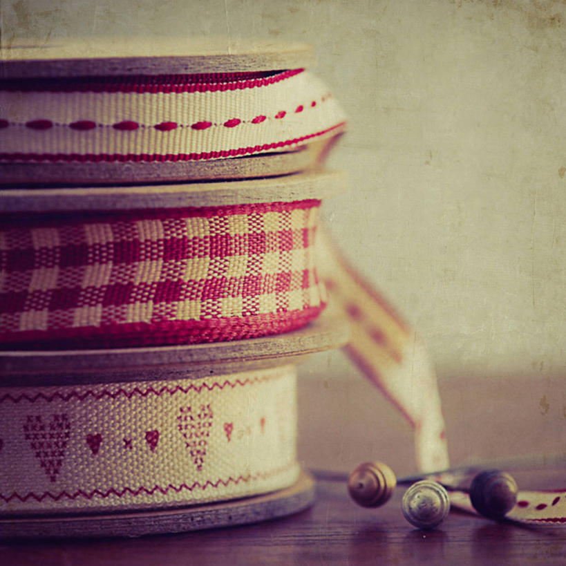 无人,方图,室内,特写,白天,巴林,一排,堆叠,整齐,纹路,纹理,缎带,排列,摄影,多样,古董,队列,波斯湾,肌理,线轴,式样,美术工艺,心型,彩图,爱,圆柱销