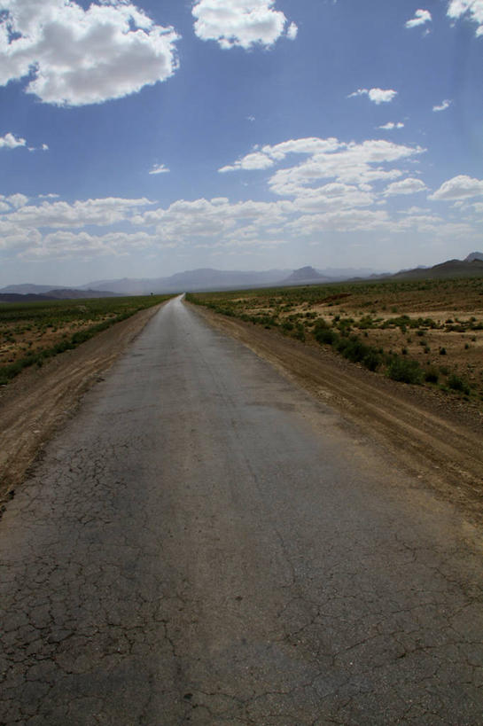 无人,竖图,室外,白天,消失点,山,路,巴基斯坦,地形,云,天空,自然,运输,摄影,俾路支省,彩图