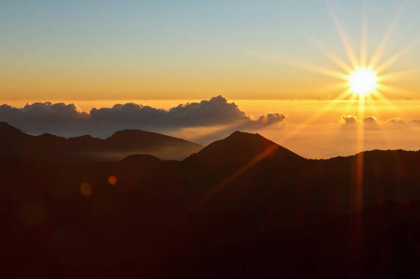 无人,横图,室外,镜头眩光,日出,海洋,山,太阳,日光,美国,水平线,云,风景,自然,摄影,宁静,照亮,太平洋岛屿,彩图,毛伊岛