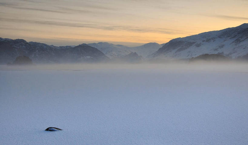 无人,横图,室外,旅游,度假,美景,日落,山,山脉,雪,雾,英国,景观,云,冬天,娱乐,自然,享受,休闲,景色,放松,寒冷,摄影,宁静,自然风光,德文特湖,自然地理,彩图