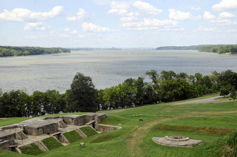 无人,横图,俯视,室外,白天,美国,军事,地形,历史,台阶,草,树,风景,武器,摄影,宁静,要塞,美国文化,波托马克河,马里兰,彩图,高角度拍摄