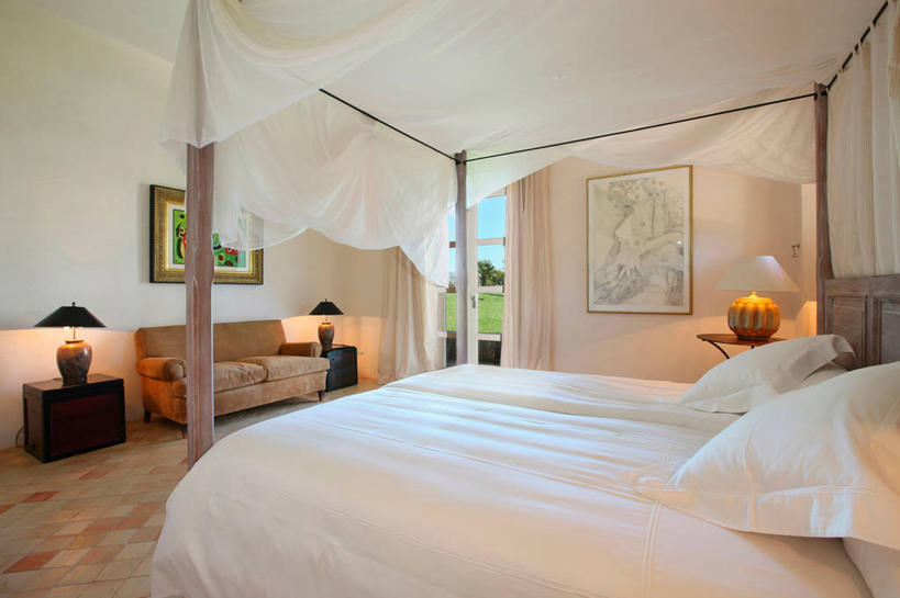 无人,家,横图,室内,白天,床,家具,沙发,卧室,建筑,日光,西班牙,欧洲,蚊帐,床上用品,白色,枕头,建造,羽绒被,四柱床