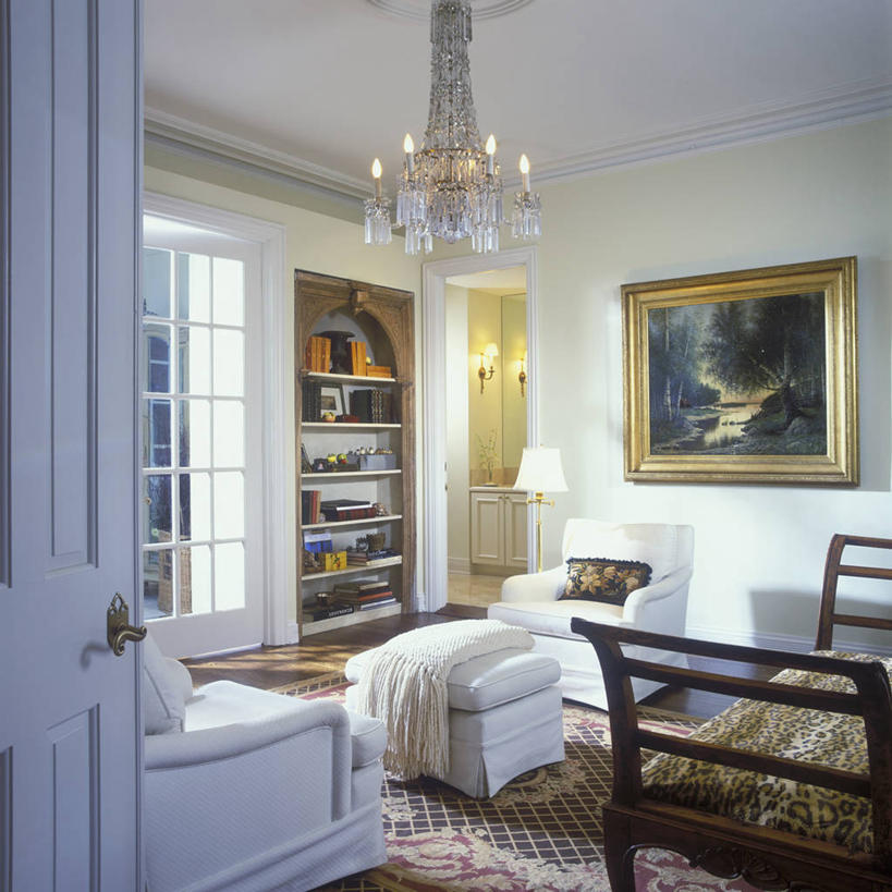 建材,窗户,地板,建筑,油画,艺术,木制,材料,木板,木材,脚凳,水晶,地面,木地板,木柴,白色,灯具,豹纹,建造,木料,模具,涂料,起居室,高雅,美洲豹,作画,水晶吊灯,硬木,书,塑造,跪垫