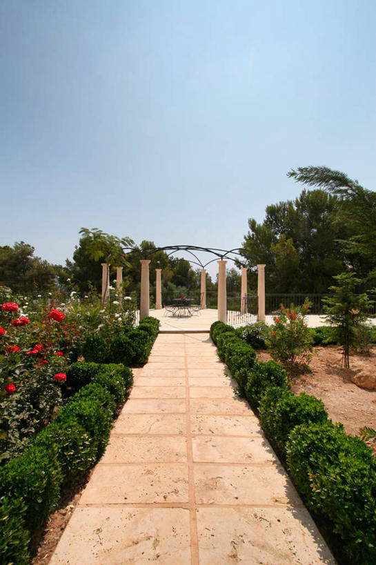 无人,家,竖图,室外,白天,建筑,日光,西班牙,欧洲,房屋,人行道,院子,凉亭,打开,建造,开启,铁艺,当代