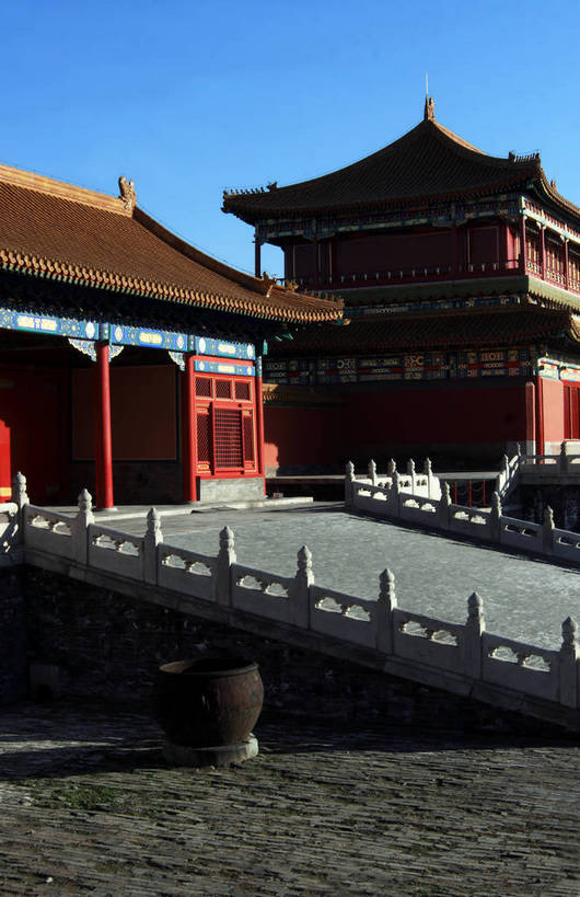 无人,故宫,宫殿,栏杆,竖图,室外,白天,正面,旅游,度假,楼梯,标志建筑,地标,建筑,北京,中国,亚洲,阴影,光线,扶手,影子,阶梯,围栏,首都,娱乐,建设,护栏,台阶,蓝色,蓝天,天空,阳光,紫禁城,天,享受,休闲,旅游胜地,放松,东亚,中华人民共和国,北京市,京,北平,华北地区,暖阁,北京故宫博物院,乾清宫,彩图,bjzqp1