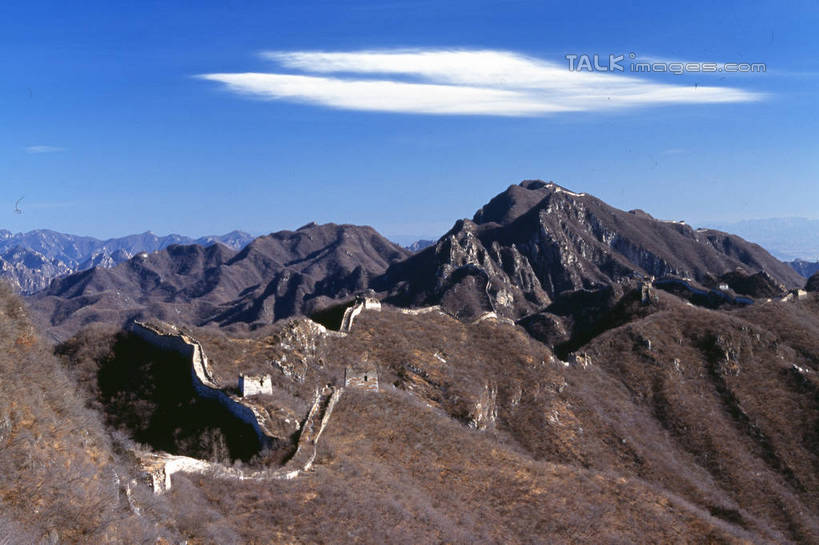 无人,横图,室外,白天,正面,旅游,度假,石头,名胜古迹,山,山脉,地标,长城,中国,亚洲,阴影,遗迹,光线,石子,影子,山峰,云,云朵,枝条,山峦,云彩,古迹,文物,娱乐,古建筑,树枝,蓝色,白云,蓝天,天空,阳光,群山,天,享受,休闲,旅游胜地,放松,晴朗,万里长城,古文明,东亚,世界文化遗产,中华人民共和国,虬枝,枝杈,石块,岩石,晴空,彩图,标志性建筑,shgzq1