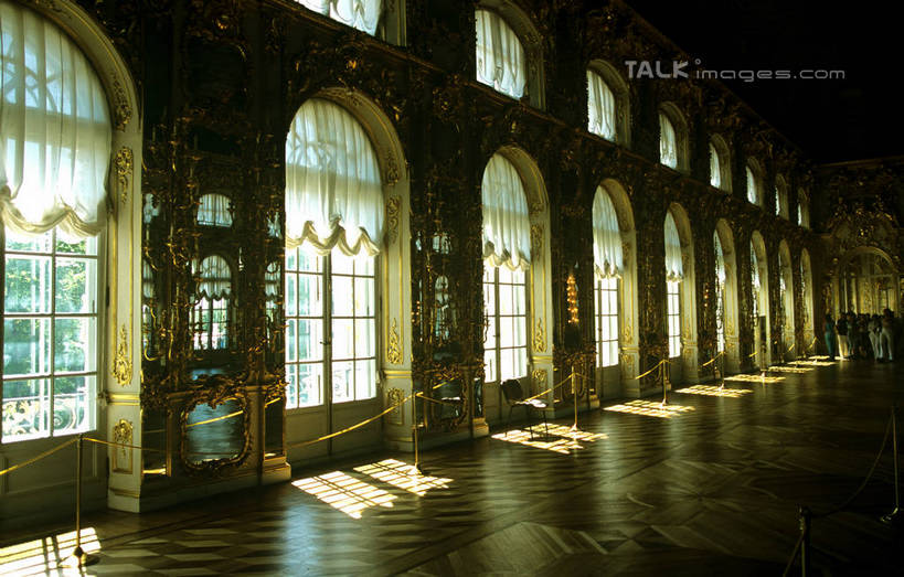 无人,家,横图,室内,白天,正面,度假,美景,窗户,窗帘,城市风光,城市,欧洲,俄罗斯,亚洲,阴影,装饰,反射,影子,房屋,屋子,景观,走道,走廊,过道,首都,娱乐,楼房,玻璃窗,住宅,帘子,享受,休闲,遮阳,景色,放松,华丽,修饰,点缀,红场,莫斯科,衬托,美观,雅致,雅观,俄联邦,俄罗斯联邦,莫斯科州,五海之港,莫斯科红场,彩图,房子,shgzq1