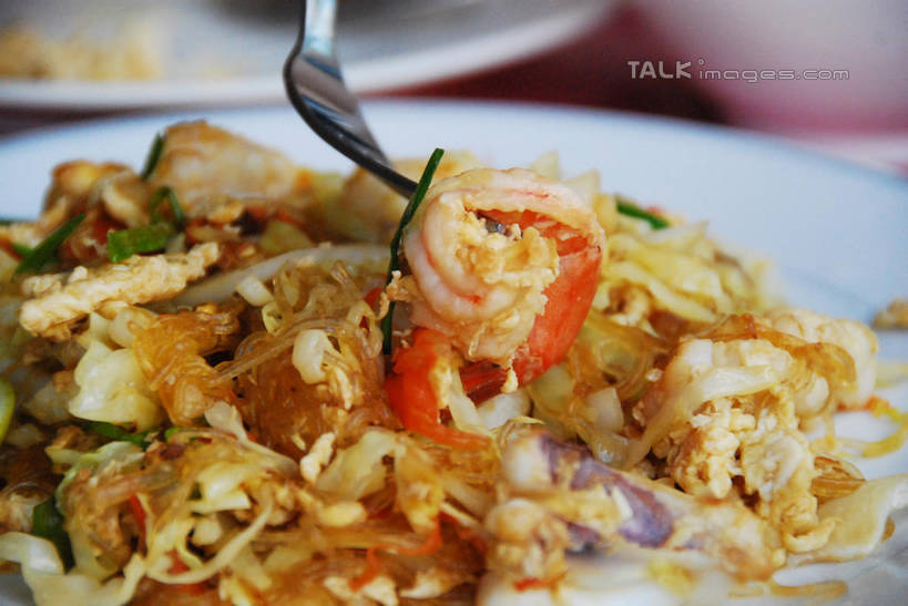 海鲜,无人,横图,俯视,室内,特写,白天,烹饪,餐具,朦胧,模糊,叉子,刀叉,刀子,碟子,盘,调味,虾,香料,佐料,料理,食品,泰式,水产,菜肴,美食,泰国料理,米粉,香茅,柠檬草,海洋生物,食物,盘子,碟,佳肴,水生动物,餐刀,海产品,水生物,海底动物,餐叉,作料,香薷,泰菜,泰国菜,泰式料理,进餐用具,彩图,高角度拍摄,shqxy1