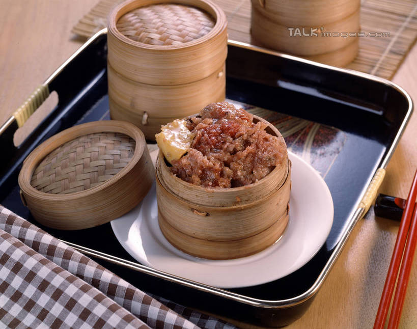 蒸笼,无人,横图,俯视,室内,特写,白天,烹饪,中餐,餐桌,桌子,餐具,厨具,阴影,竹制,朦胧,模糊,反射,碟子,盘,影子,料理,食品,菜肴,美食,食物,盘子,餐巾,碟,中式,佳肴,餐台,竹制品,笼屉,烹饪用具,广东菜,粤菜,保洁方巾,口布,烹调用具,烹调,彩图,高角度拍摄,shrj1