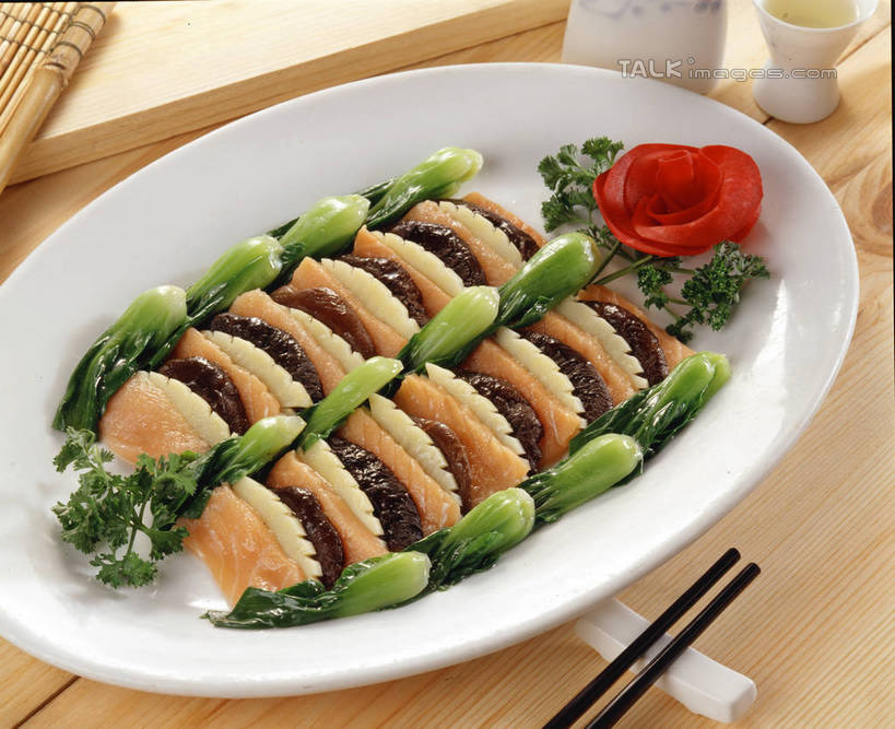 海鲜,三文鱼,无人,横图,俯视,室内,特写,白天,烹饪,餐桌,筷子,桌子,鲑鱼,蔬菜,餐具,阴影,新鲜,盛开,反射,鱼,影子,陶瓷,西兰花,日本料理,料理,食品,筷架,陶瓷制品,花蕾,筷枕,文化,传统,水产,菜肴,美食,鱼类,海洋生物,花,花瓣,花朵,鲜花,食物,容器,碗,日式料理,花苞,花蕊,日式,佳肴,有机食品,绿色食品,餐台,储藏,礼节,筷子架,储存,水生动物,海产品,礼仪,水生物,海底动物,鲑,甘蓝花,三文鱼刺身,进餐用具,彩图,高角度拍摄,绿菜花,绿花菜,青花菜,蔬菜皇冠,贮存,刺身,shrj1