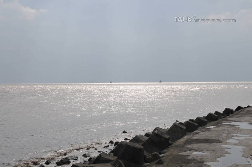 无人,横图,室外,白天,正面,旅游,度假,海浪,海洋,石头,美景,上海,中国,亚洲,阴影,光线,石子,影子,景观,浪花,水平线,云,云朵,辽阔,海平线,云彩,娱乐,蓝色,白云,蓝天,天空,阳光,自然,海水,天,享受,休闲,广阔,景色,放松,奉贤区,渔网,晴朗,一望无际,渔具,申,抓捕,自然风光,捕捞,鱼网,海景,东亚,沉积岩,上海市,拉网,捕捞工具,中华人民共和国,沪,华东地区,无边无际,一马平川,水成岩,燎原农场,大海,风浪,海,海水的波动,近岸浪,石块,岩石,涌浪,晴空,彩图,水天相接,水天一线,shsgf1