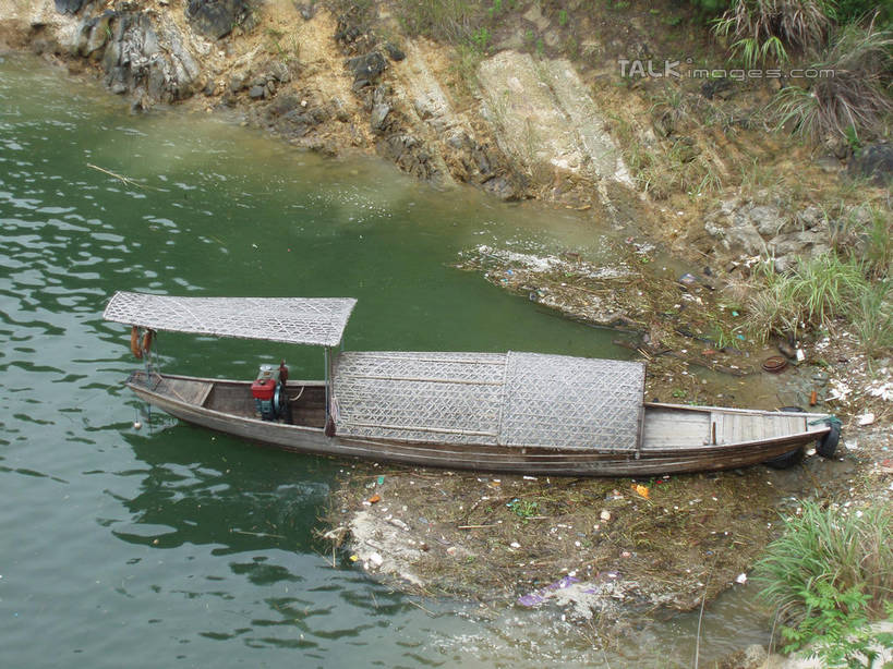 无人,横图,俯视,室外,白天,旅游,度假,湖,湖泊,石头,美景,沙滩,水,船,中国,亚洲,阴影,光线,沙子,石子,影子,河岸,河滩,湖面,景观,水流,水面,木船,沙地,娱乐,浙江,浙江省,阳光,自然,交通工具,湖水,享受,休闲,景色,放松,千岛湖,舟,自然风光,载具,东亚,中华人民共和国,华东地区,浙,石块,岩石,彩图,高角度拍摄,淳安,淳安县,新安江水库,shslj1