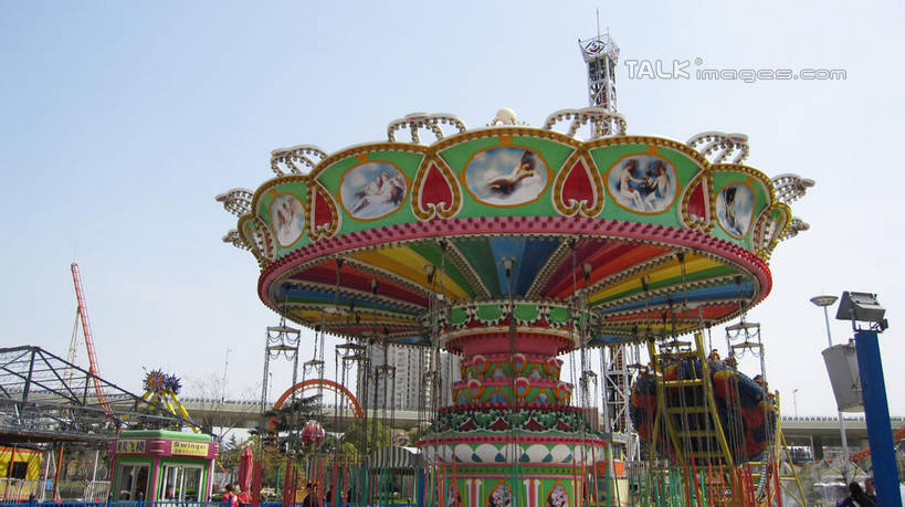 无人,游乐园,横图,室外,白天,仰视,度假,游戏,美景,植物,城市风光,城市,游乐场,上海,中国,亚洲,阴影,光线,影子,景观,玩,娱乐,树,树木,蓝色,绿色,蓝天,天空,阳光,自然,天,享受,休闲,景色,放松,游乐设施,锦江乐园,旋转飞椅,生长,晴朗,成长,活动,申,发泄,消遣,智力,东亚,闵行区,上海市,万里无云,中华人民共和国,沪,华东地区,宣泄,乐园,主题公园,游艺设施,飓风飞椅,旋转秋千,晴空,晴空万里,玩耍,嬉戏,彩图,低角度拍摄,人造公园,主题乐园,shslj1