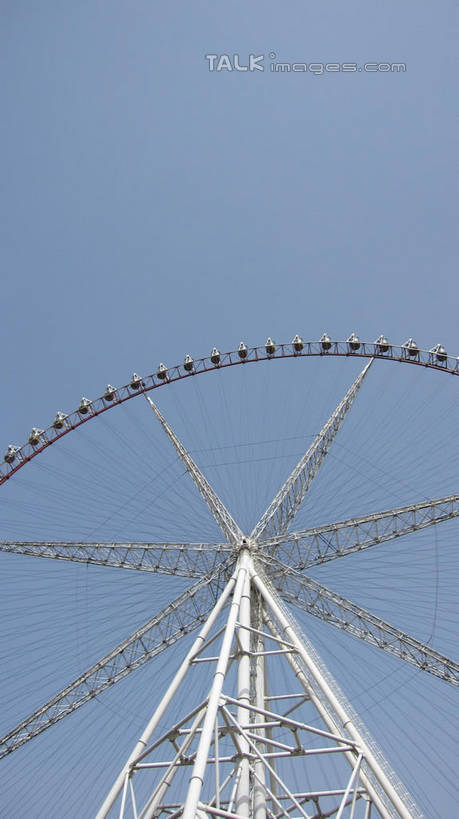 无人,游乐园,竖图,室外,白天,仰视,度假,游戏,美景,城市风光,城市,游乐场,上海,中国,亚洲,阴影,光线,影子,景观,摩天轮,玩,娱乐,蓝色,蓝天,天空,阳光,天,享受,休闲,景色,放松,游乐设施,锦江乐园,晴朗,活动,申,发泄,消遣,智力,东亚,闵行区,上海市,万里无云,费里斯大转轮,中华人民共和国,沪,华东地区,宣泄,乐园,主题公园,游艺设施,晴空,晴空万里,玩耍,嬉戏,彩图,低角度拍摄,人造公园,主题乐园,shslj1