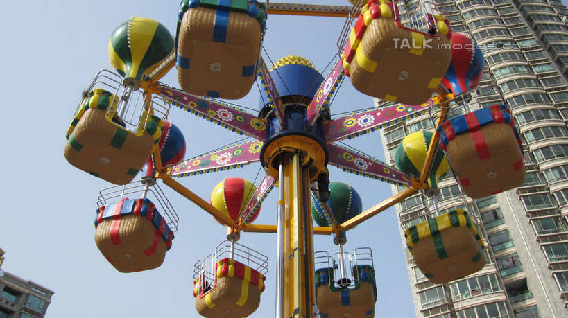 无人,游乐园,横图,室外,白天,仰视,度假,游戏,美景,城市风光,城市,游乐场,上海,中国,亚洲,阴影,光线,影子,景观,玩,娱乐,蓝色,蓝天,天空,阳光,天,享受,休闲,景色,放松,游乐设施,锦江乐园,晴朗,活动,申,发泄,消遣,智力,东亚,闵行区,上海市,万里无云,中华人民共和国,沪,华东地区,宣泄,乐园,主题公园,游艺设施,晴空,晴空万里,玩耍,嬉戏,彩图,低角度拍摄,人造公园,主题乐园,shslj1