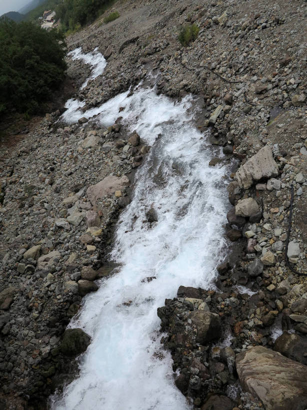 无人,竖图,俯视,室外,特写,白天,河流,石头,美景,沙滩,山脉,水,长白山,中国,亚洲,曲折,弯曲,沙子,石子,河岸,河水,河滩,景观,水流,沙地,小溪,自然,溪水,景色,蜿蜒,自然风光,东亚,吉林,吉林省,中华人民共和国,东北地区,吉,石块,彩图,高角度拍摄,长白山脉,shslj1
