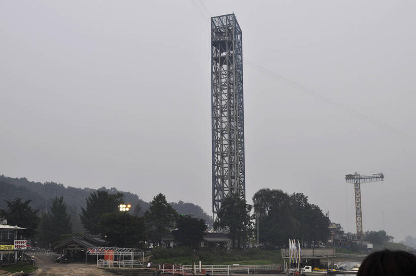 无人,横图,室外,白天,仰视,旅游,度假,技术,草地,草坪,岛屿,美景,植物,建筑,金属制品,春川,南怡岛,韩国,亚洲,金属,岛,景观,塔,娱乐,设备,草,树,树木,施工,绿色,天空,自然,天,享受,休闲,机械,起重机,景色,放松,生长,成长,吊机,工程,自然风光,东亚,大韩民国,江原道,春川市,列岛,群岛,诸岛,彩图,低角度拍摄,道,shslj1