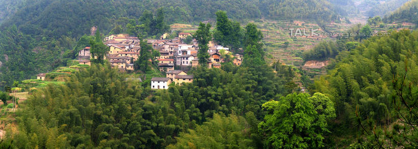 无人,家,横图,俯视,室外,白天,旅游,度假,草地,草坪,石头,美景,山,山脉,树林,植物,中国,亚洲,阴影,光线,石子,影子,房屋,屋子,景观,山顶,山峰,山峦,娱乐,楼房,住宅,草,树,树木,绿色,阳光,自然,群山,享受,休闲,景色,放松,四川省,生长,成长,自然风光,东亚,沉积岩,四川,丹巴,甘孜藏族自治州,中华人民共和国,西南地区,川,丹巴县,甘孜,甘孜州,甲居藏寨,颠峰,极峰,水成岩,石块,岩石,彩图,高角度拍摄,房子,shtjw1