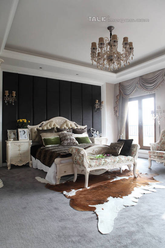 无人,家,竖图,室内,白天,正面,别墅,窗户,窗帘,地毯,柜子,家具,靠垫,落地窗,天花板,卧室,装修,建筑,椅子,照明,欧式,阴影,装饰,光线,壁灯,影子,房屋,墙,屋子,公寓,灯光,靠枕,地面,豪华,建设,现代,装潢,洋房,楼房,吊灯,玻璃窗,墙壁,墙面,住宅,灯,阳光,橱柜,床头柜,灯具,垫子,室内装潢,枕头,样板房,明亮,照亮,舒适,家居装潢,照明设备,房产,房地产,房屋设计,地中海风格,古典风格,简约风格,室内设计,宽敞,样板房装潢,设计,彩图,房子,睡房,卧房,shwf1